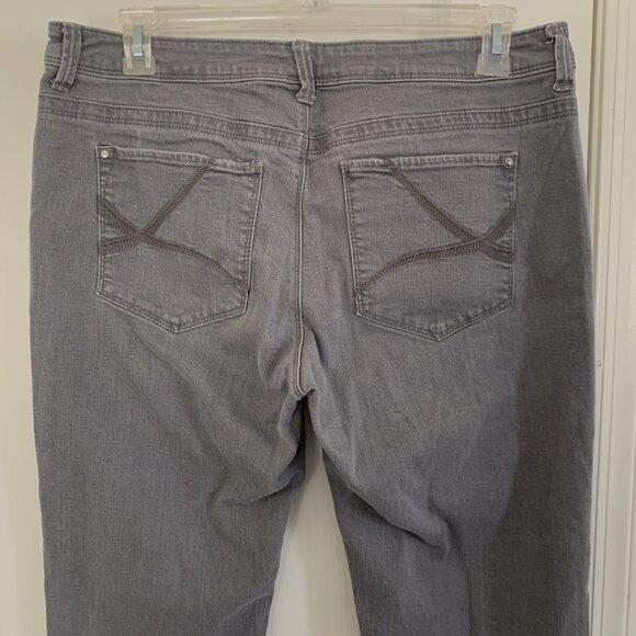 Lee Perfect Fit Straight Leg Jeans Just Below The Waist Denim Gray Size 18 S - Picture 6 of 7